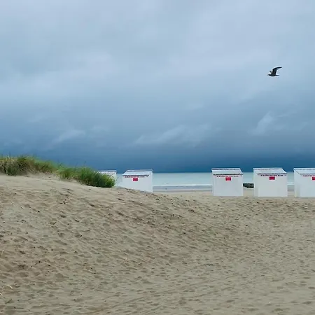 Aan Zee 아파트 *